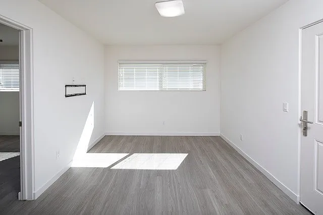 Long Branch Apartments — Photo 4