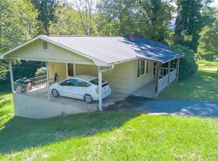 1592 Crymes Cove Rd, Waynesville, NC 28786