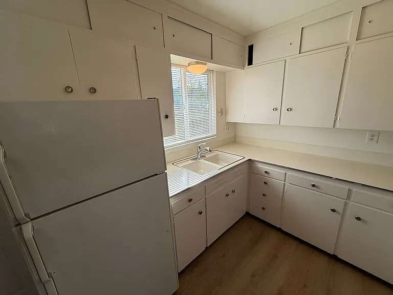 1835 Beach Ave NE #11 — Photo 7