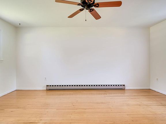 3rd image of 21 Belmont Sq