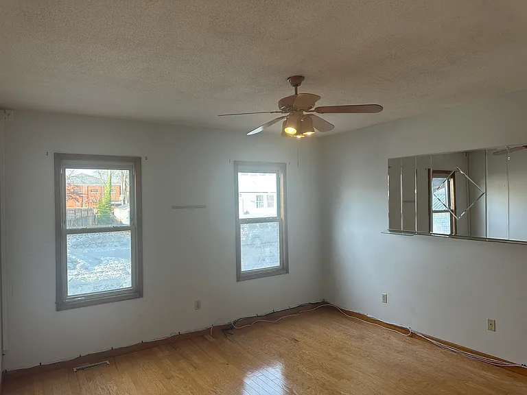 421 Poplar St #1 — Photo 3