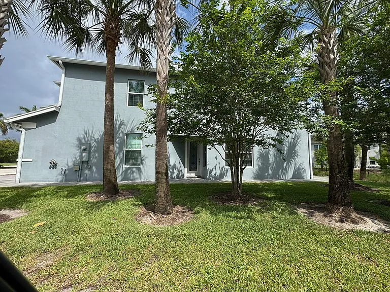 1887 SE Ocean Cove Way — Photo 37