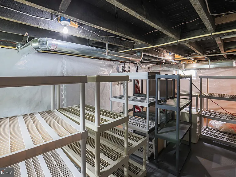 215 Clarendon Ave — Photo 51