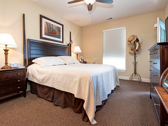 4th image of 201 Prairie Dunes Dr