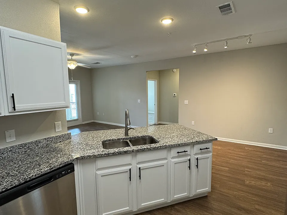 315 Willow Grove Way #816