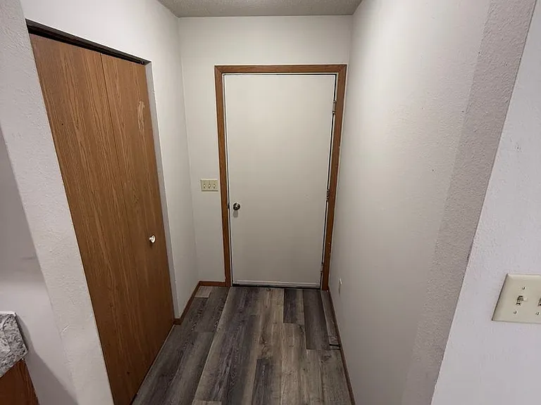 5734 Gables Dr — Photo 5