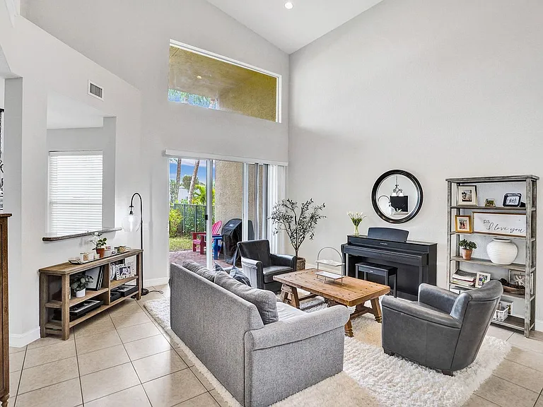 8876 Sandy Crest Ln #8876 — Photo 38