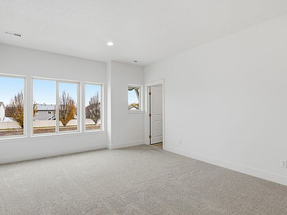 5th image of 751 N Creative Way