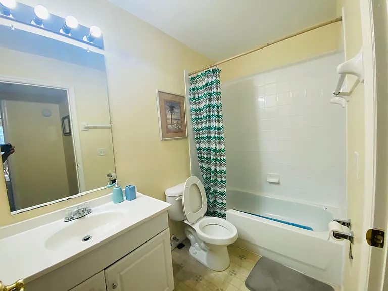 719 Orchid Dr #B — Photo 3