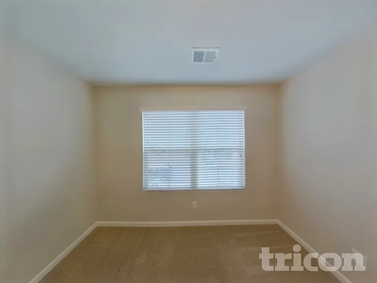 1429 Sandra Dr — Photo 12
