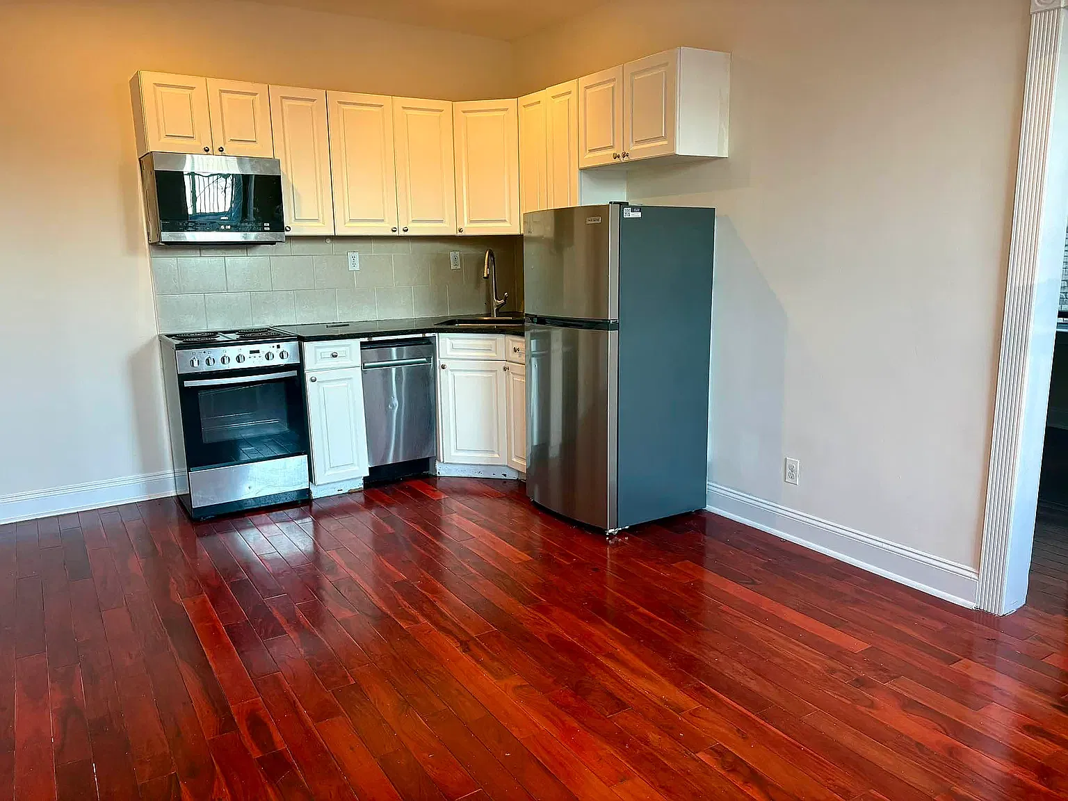 27 Magaw Place — Photo 3