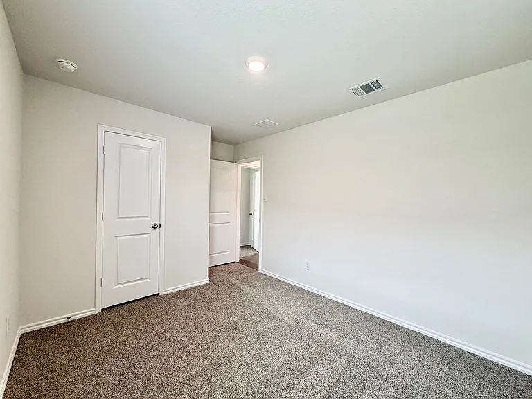 1116 Riverbrook Ln — Photo 8