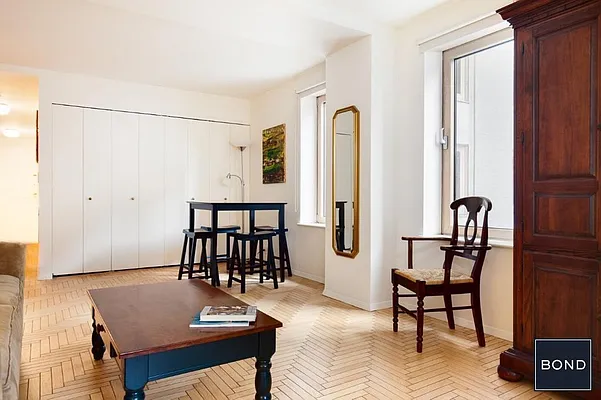 Rented by Bond New York | media 6