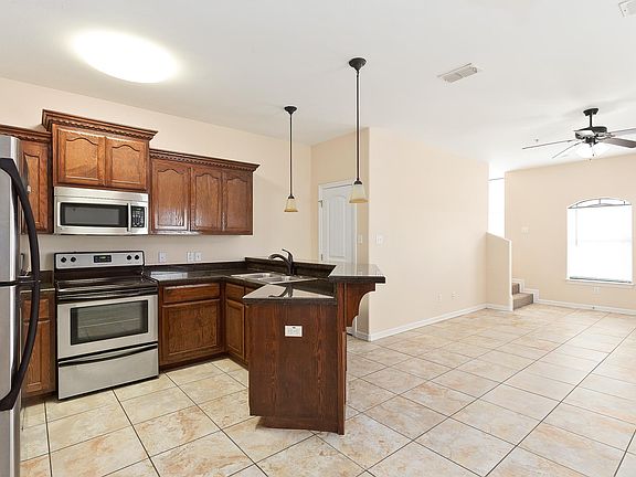 4th image of 1506 W Fig Ave APT B