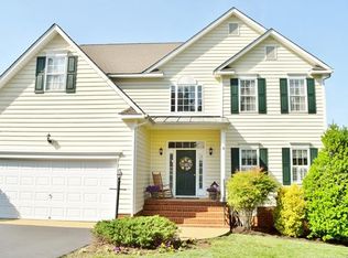 1519 Hawkins Wood Cir, Midlothian, VA 23114