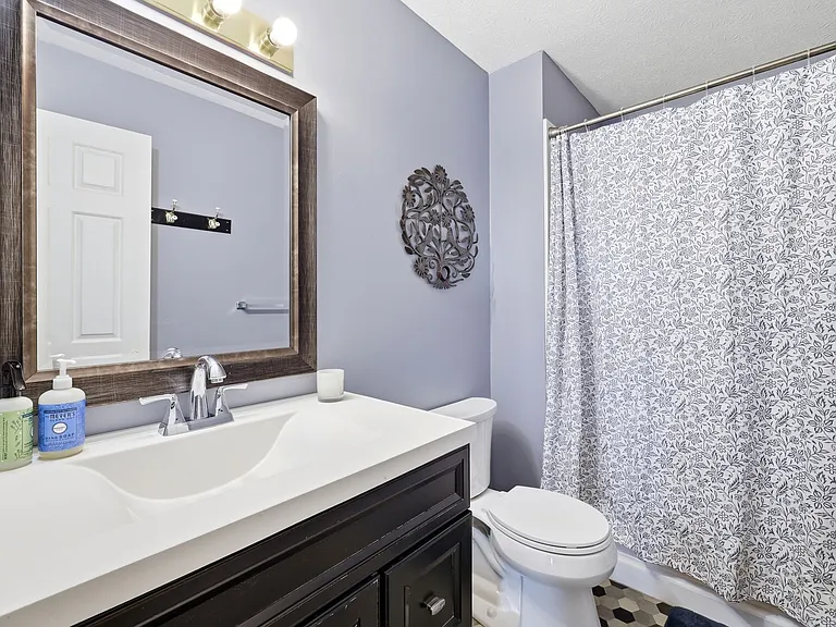 209 Greenwood Rd — Photo 12