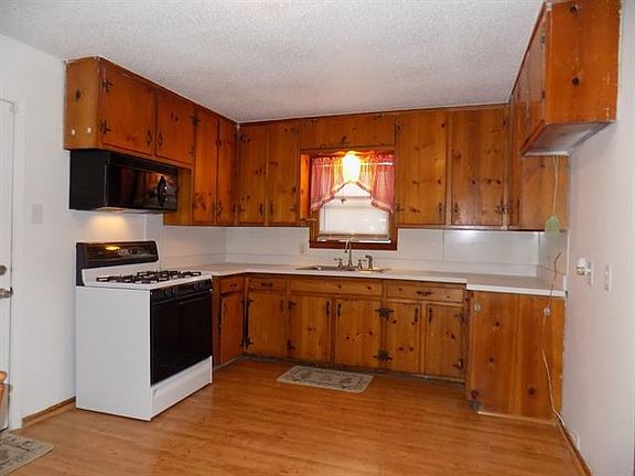 5th image of 8005 Wyatt Dr