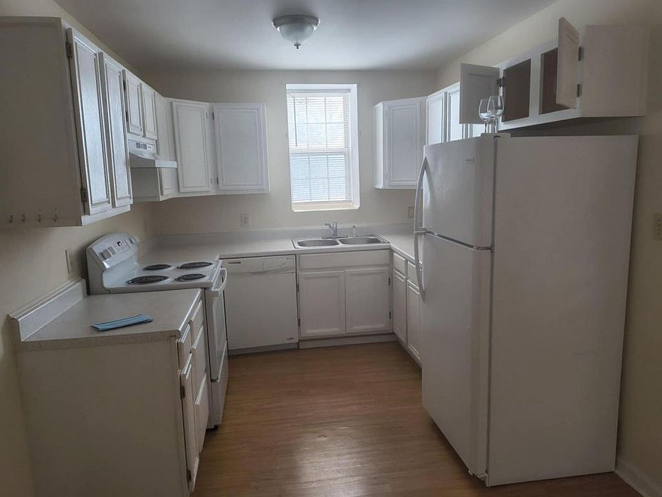 1st image of 610 Race St APT 9