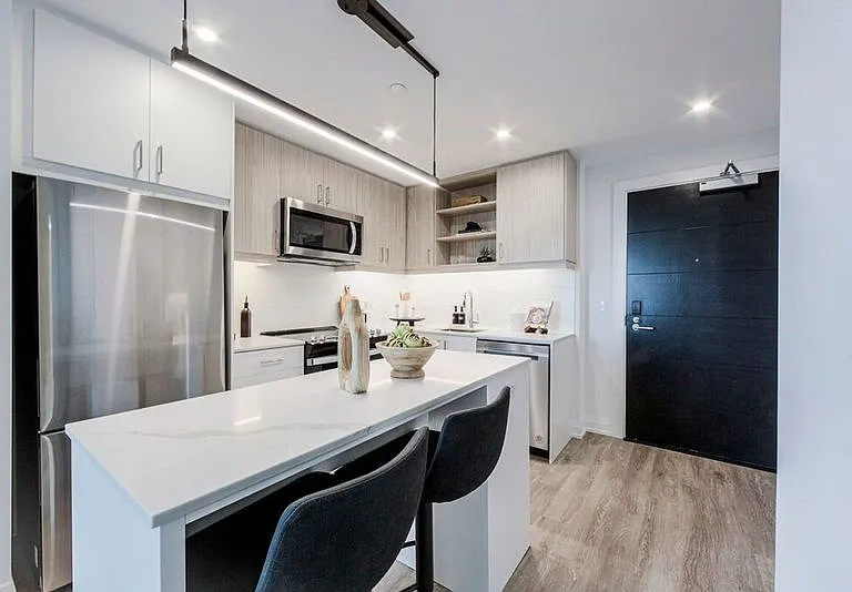 291 Queens Ave — Photo 14