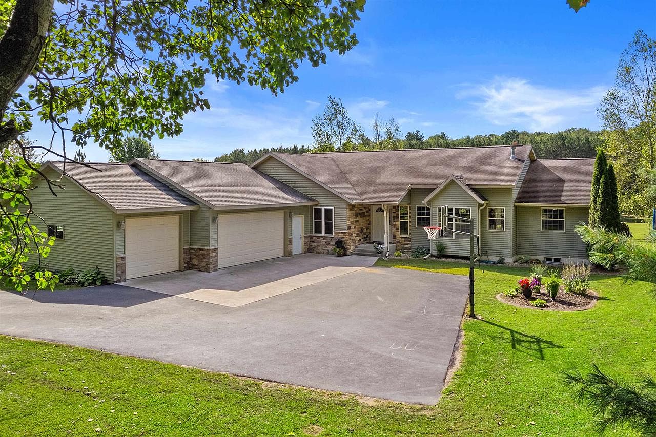 Rustic Rosholt 7695 RUSTIC DRIVE, Rosholt, WI 54473 | Zillow