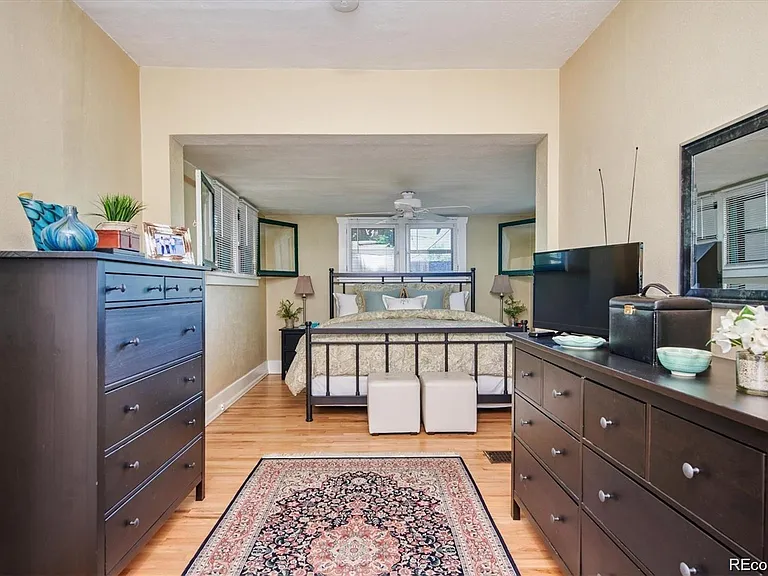 701 S Race St — Photo 18