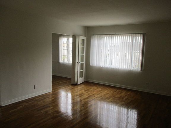 4th image of 530 Glenrock Ave #20