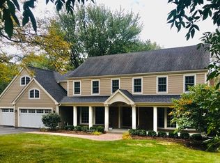 180 Surrey Ln, Barrington, IL 60010