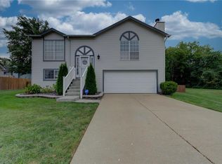 813 Tamerton Pl, Saint Peters, MO 63376