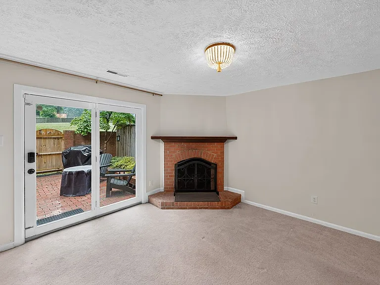 2204 N Tuckahoe St — Photo 15