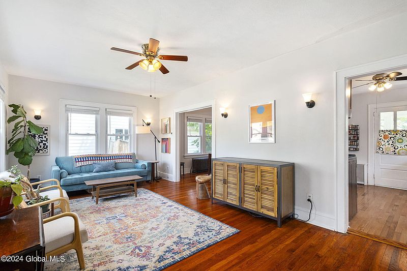 3rd image of 8 Wood Terrace