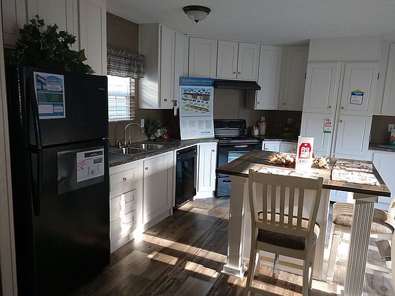3rd image of 2843 Fontana Rd