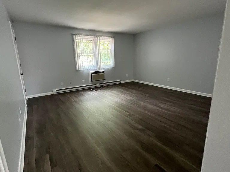 300 E Main St #1C — Photo 3