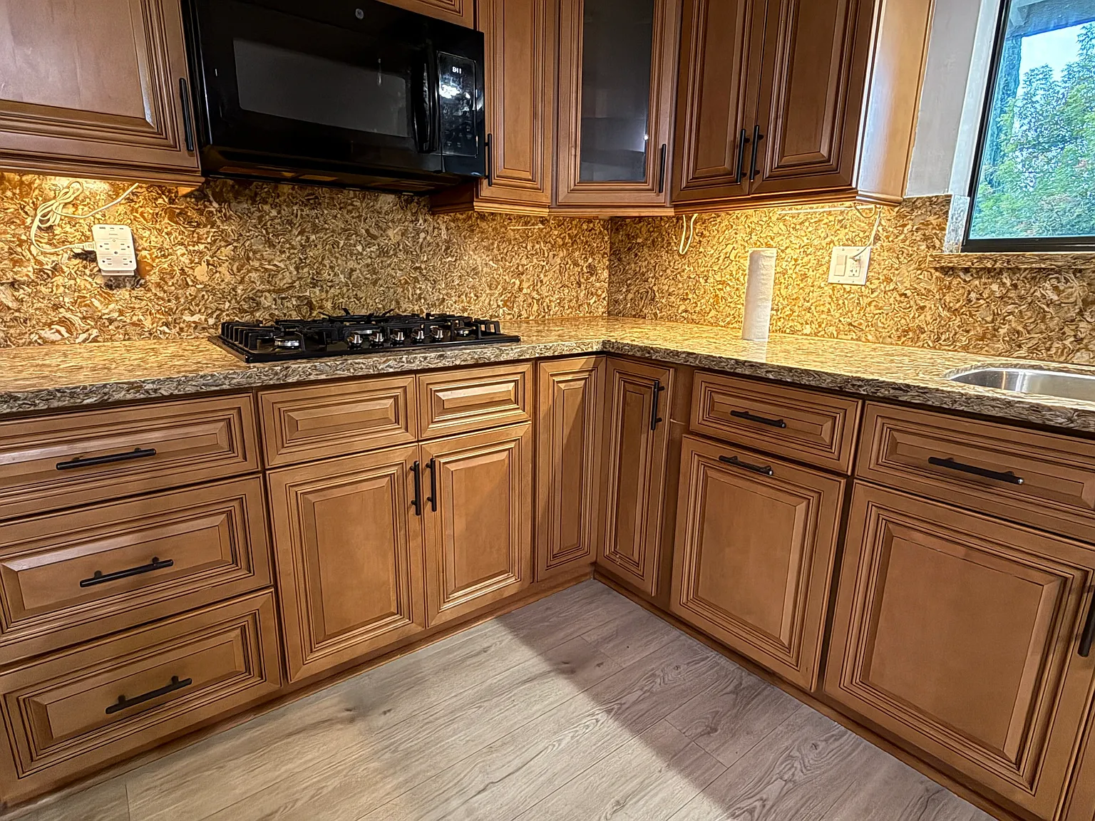 3 bed, 1420 sqft, $4,700 — Photo 3