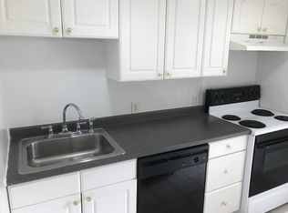 282 Bedford St APT 8, Abington, MA 02351