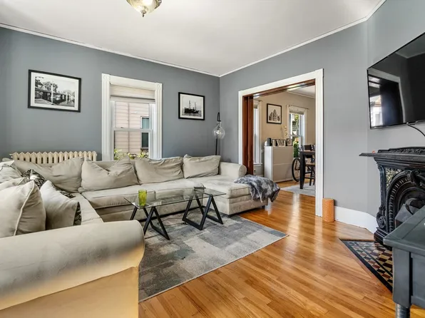 92-92-92A Oakton Ave, Dorchester, MA 02122