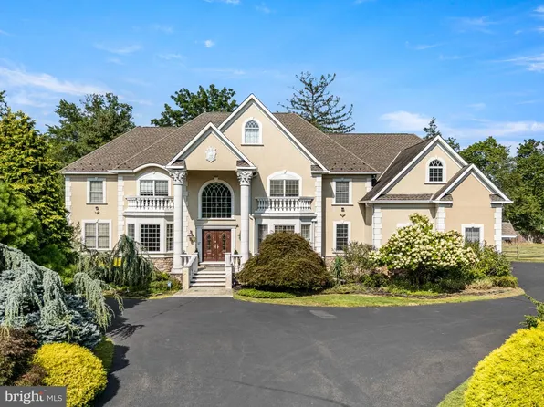 434 Meetinghouse Rd, Maple Glen, PA 19002