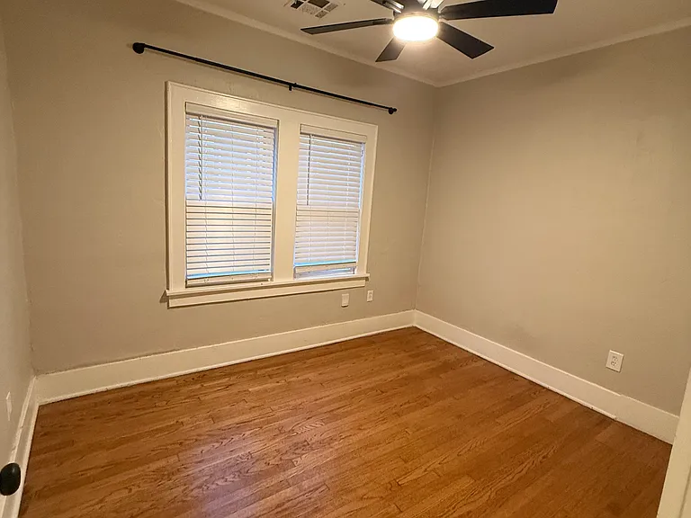 723 W Hill St — Photo 10