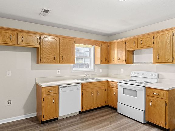 3rd image of 276 Executive Ave #Avenue;