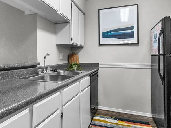 River Oaks Apartments