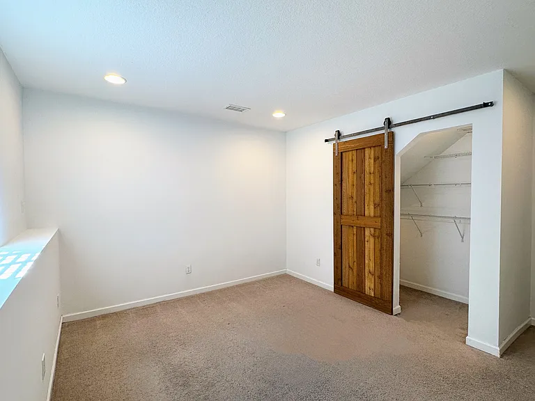 3057 Hampshire Ave S — Photo 20