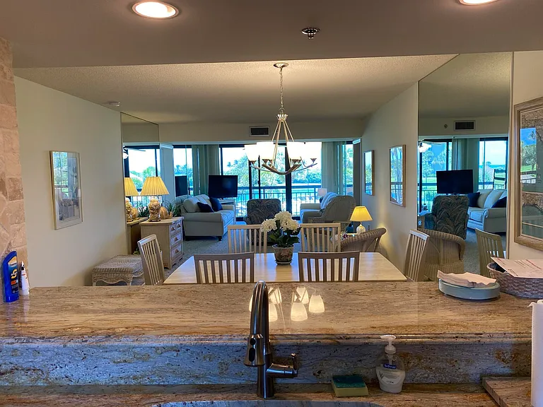 401 S Seas Dr #203 — Photo 2