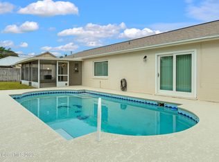 660 Crowberry Rd NE, Palm Bay, FL 32907