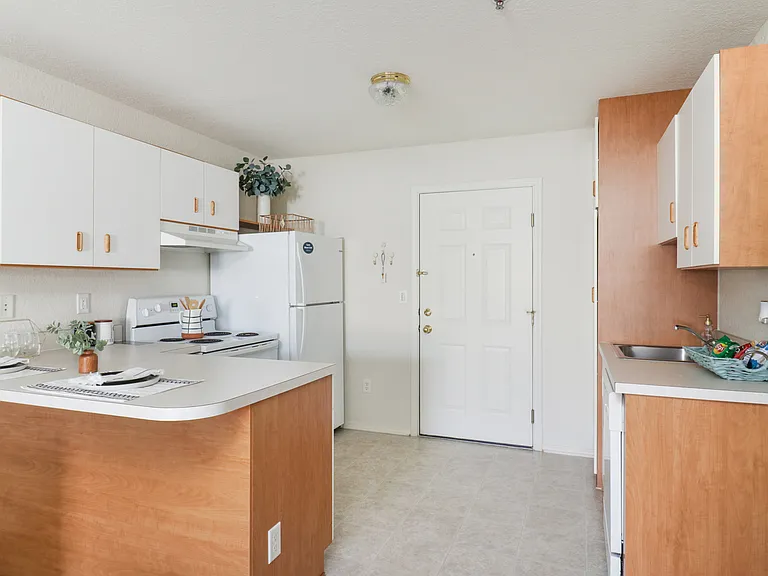 Studio Kitchen