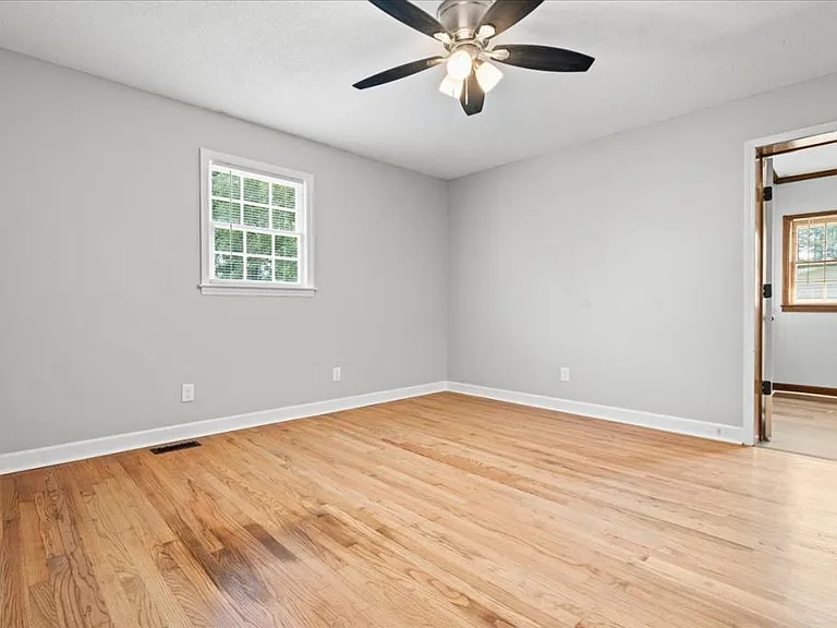 423 Sheffield Dr — Photo 34