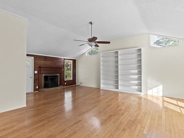 3234 Hunter Dr — Photo 5