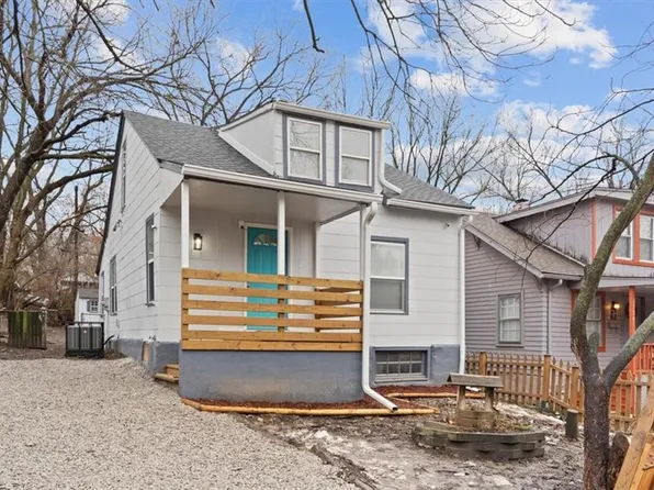 8711 E Smart Ave, Independence, MO 64053