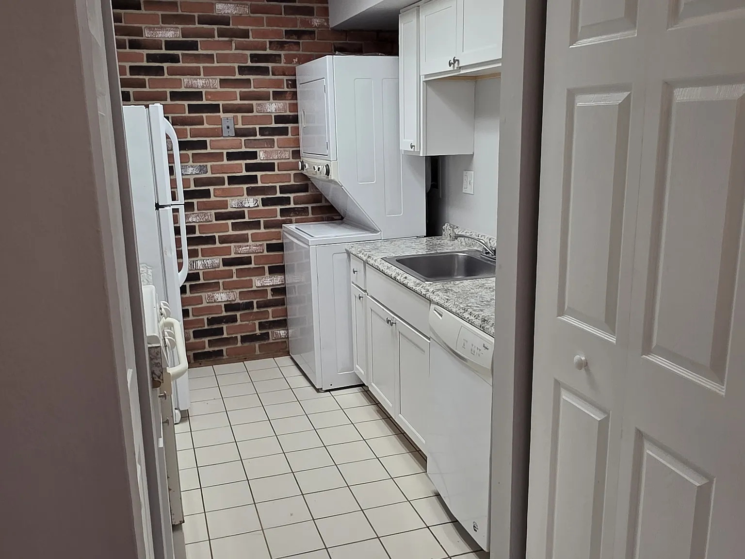 2 bed, 882 sqft, $1,500 — Photo 3