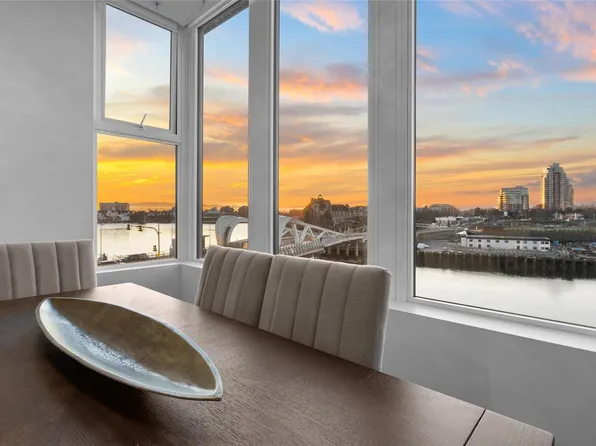 1628 Store St #725, Victoria, BC V8W 0E3