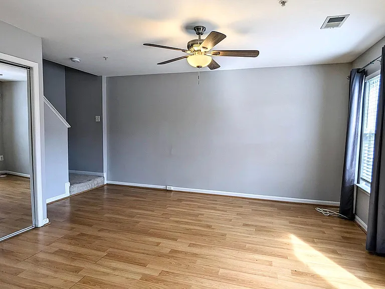 1009 Robin Hill Ter — Photo 2