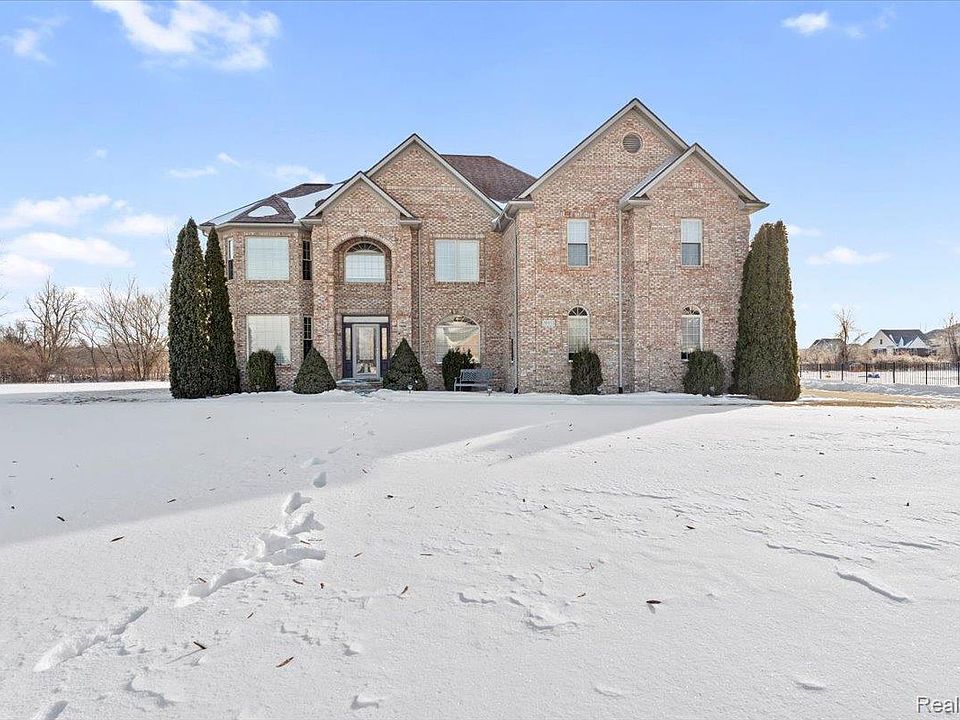1st image of 26035 Red Wood Dr